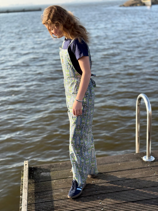 Mona overall