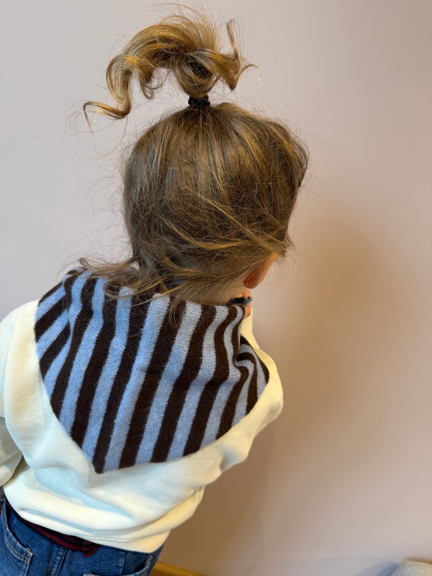 Soft triangle scarf - sky