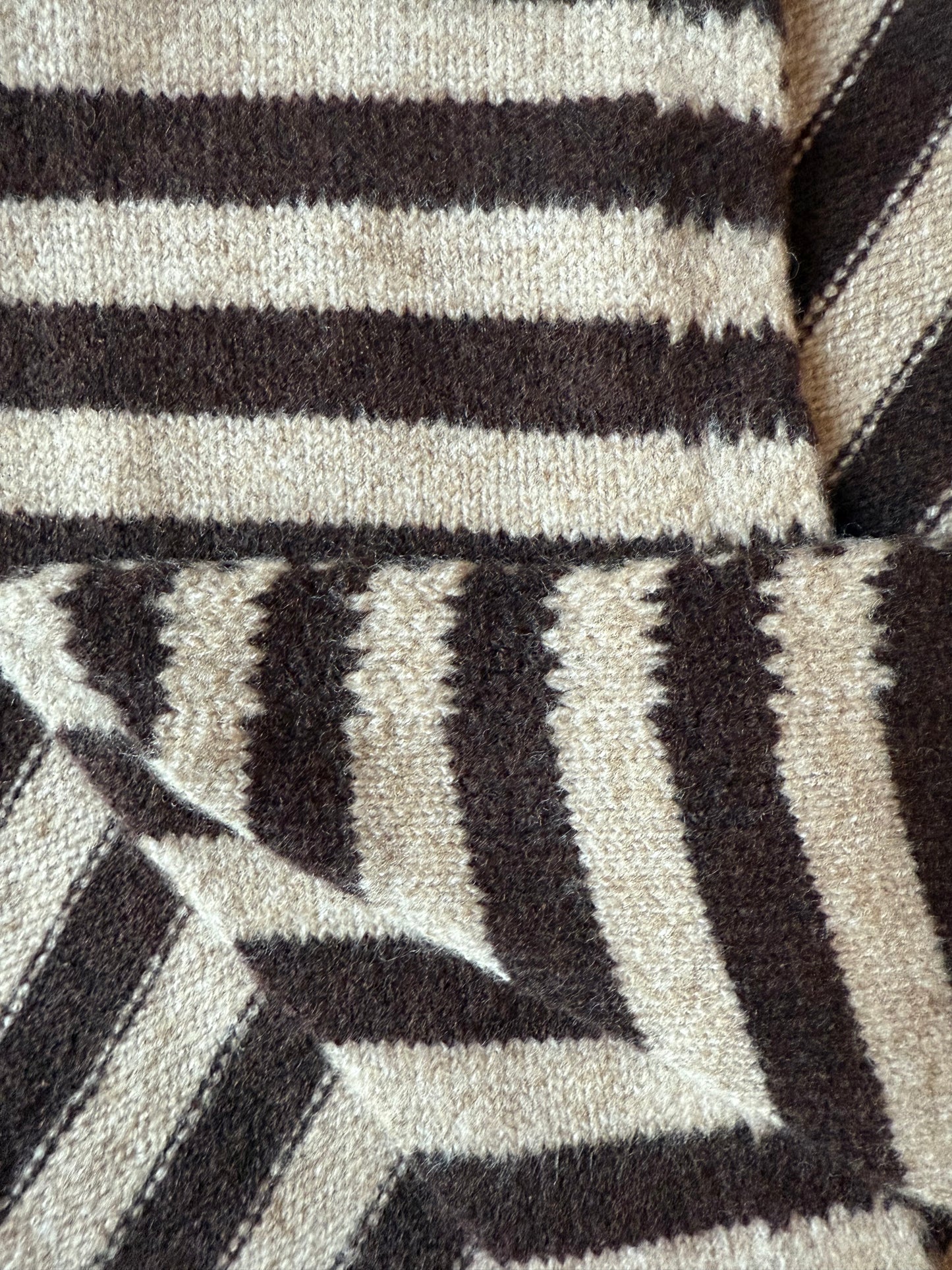 Soft triangle scarf - brown